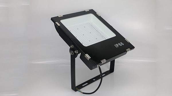 LED灯具和传统照明灯具有什么不同？